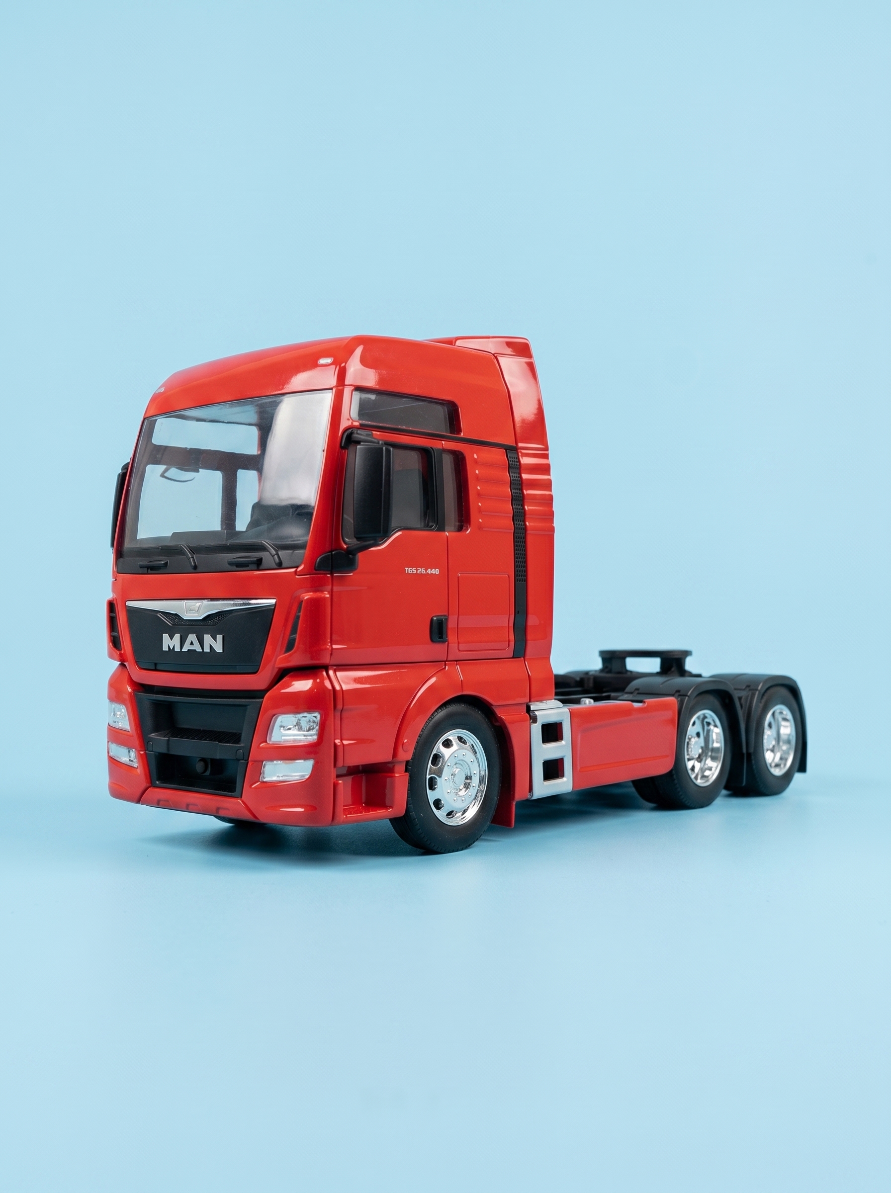 CAMION MAN TGX 26.440 6×4 1:32